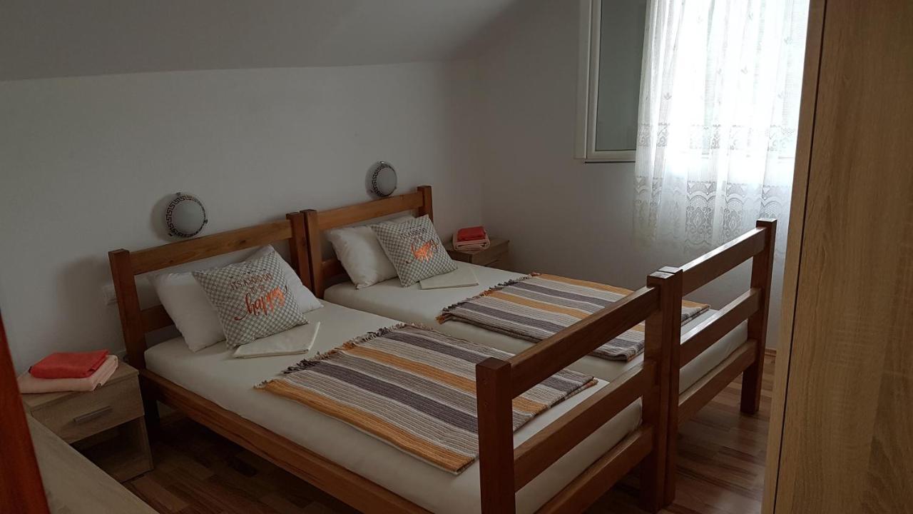 Apartman Vojaline Milna  Exterior photo