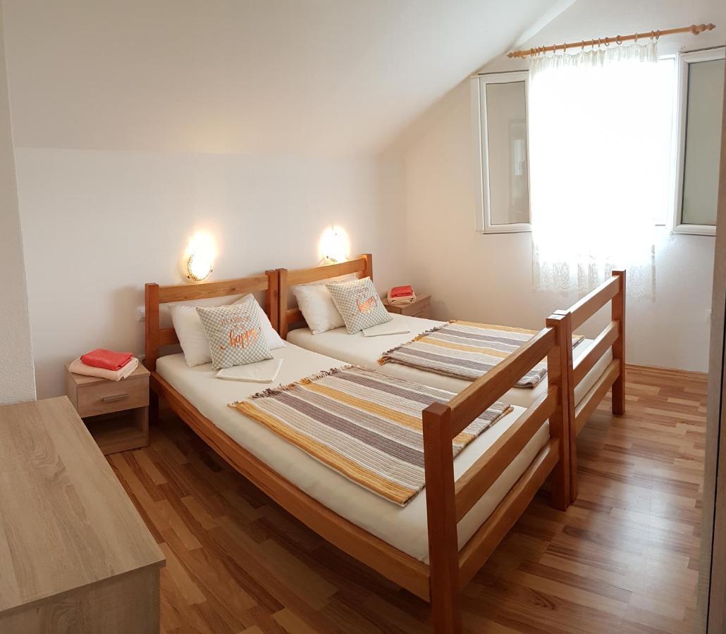 Apartman Vojaline Milna  Exterior photo