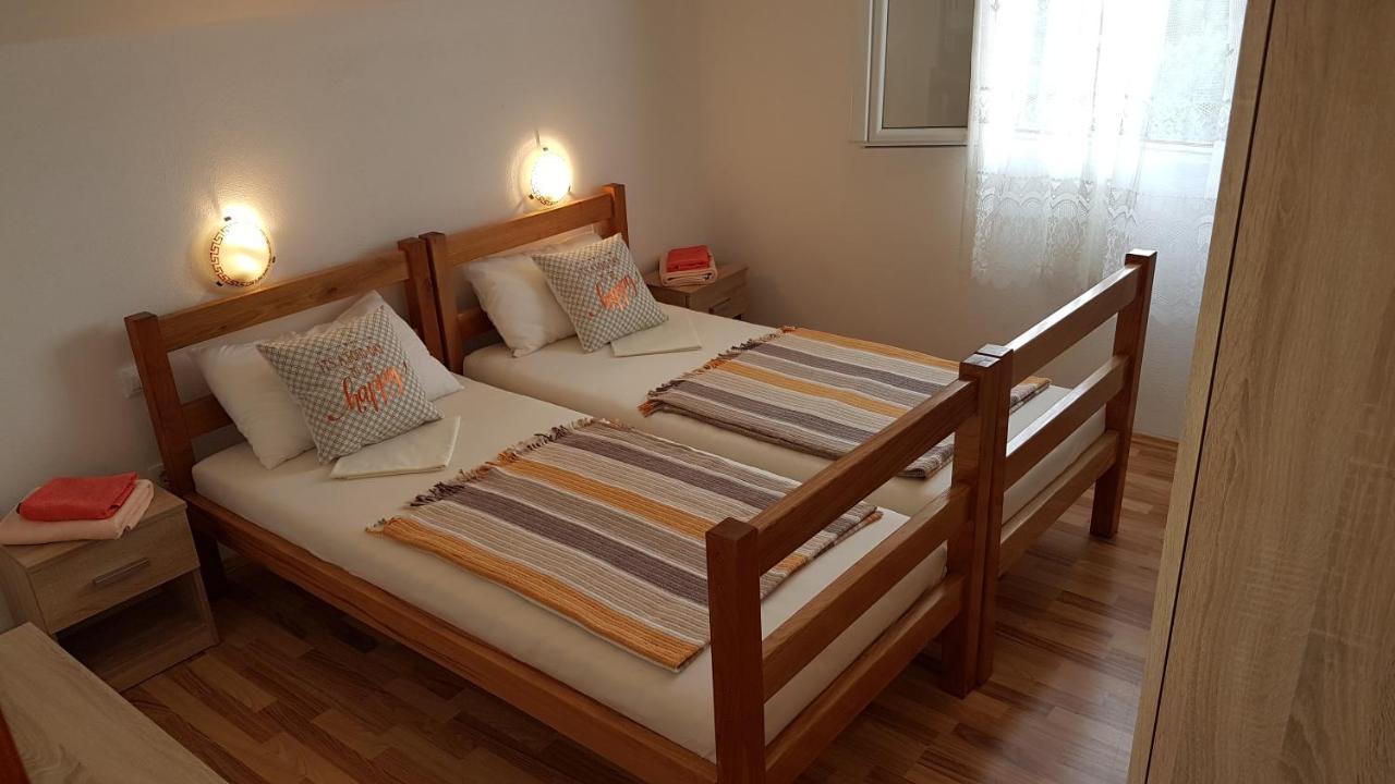 Apartman Vojaline Milna  Exterior photo