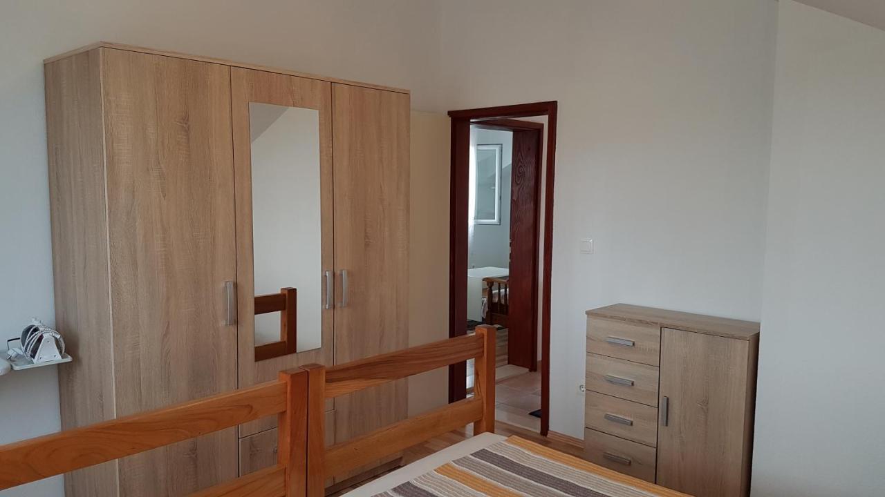 Apartman Vojaline Milna  Exterior photo